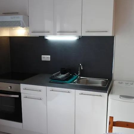 Pavillon De Avec Jardin Et Place De Parking - 5reg21 Villa *