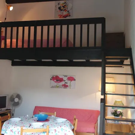 Villa Pavillon De Avec Jardin Et Place De Parking - 5reg21